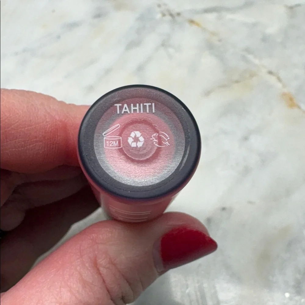 ILIA Balmy Gloss Tinted Lip Oil in the shade Tahiti. NEW Full size